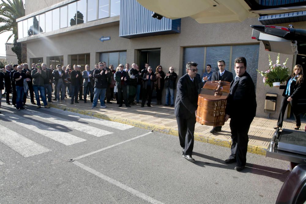 Directivos, jugadores, técnicos y peñistas del Hércules despiden al directivo, fallecido a los 67 años