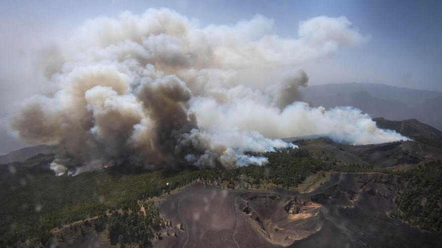 El incendio de La Palma sigue descontrolado