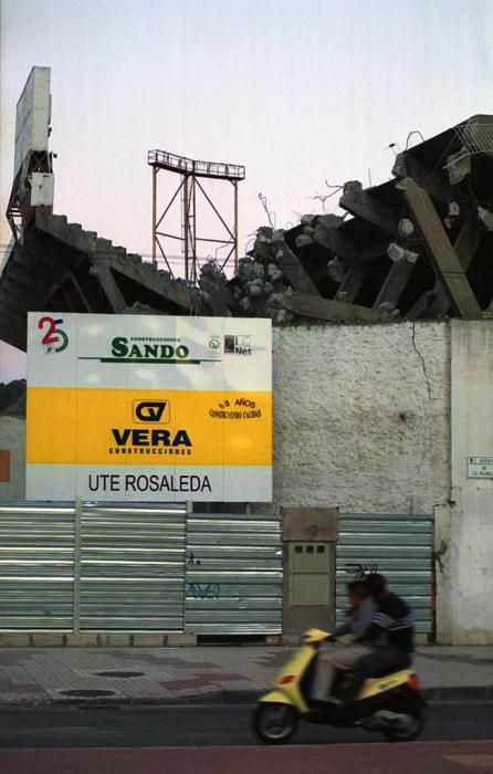 En el año 2000, el estadio de La Rosaleda se sometió a una gran remodelación y ampliación de su aforo para llegar a albergar a más de 30.000 aficionados. Remodelación que se completaría en 2010.
