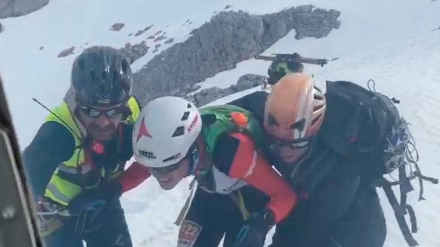 Rescatan a un joven de 16 años que se accidentó cuando participaba en una prueba de esquí de montaña en Picos