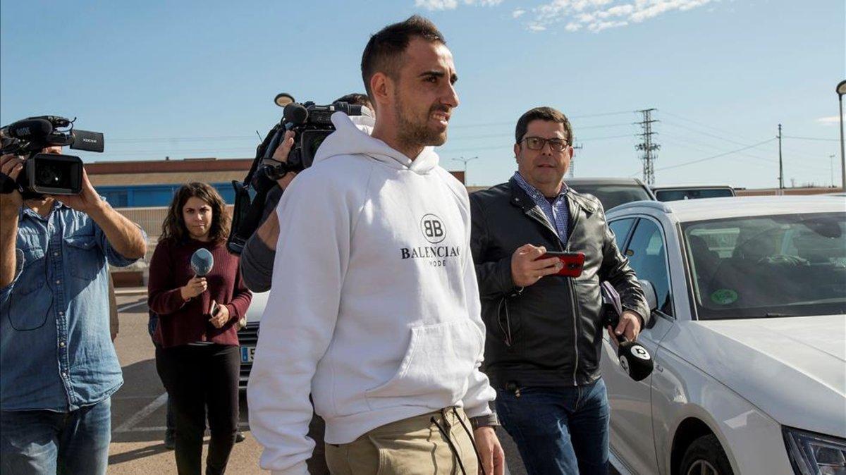 Paco Alcácer a su llegada a las oficinas del Villarreal