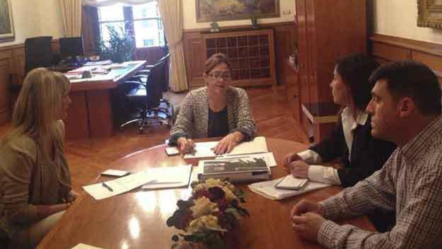 Martín Pozo, durante la reunión celebrada ayer en la Diputación Provincial.