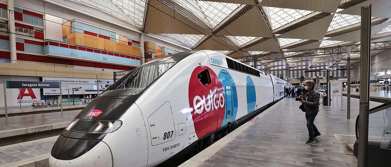 Tren de la compañía Ouigo
que une desde mayo Madrid 
con Barcelona y que es como
los que van a llegar a  
València y Alicante.  de Castro.