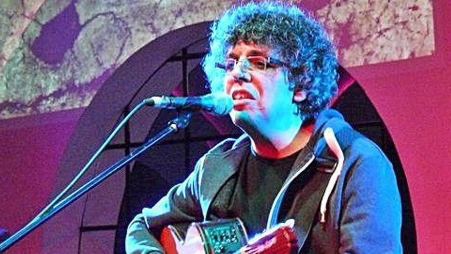 El cantautor Pedro Guerra va actuar el 2012 a la sala El Sielu de la capital del Bages