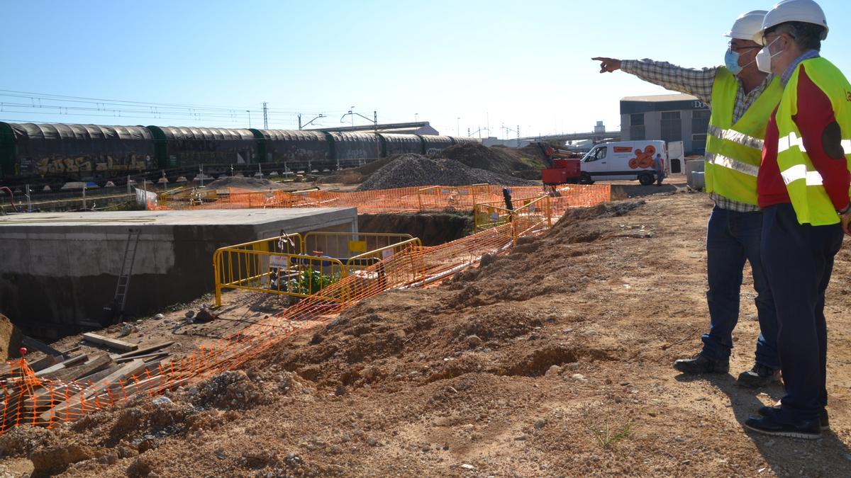 El alcalde de Albal, visitando las obras de la futura estación