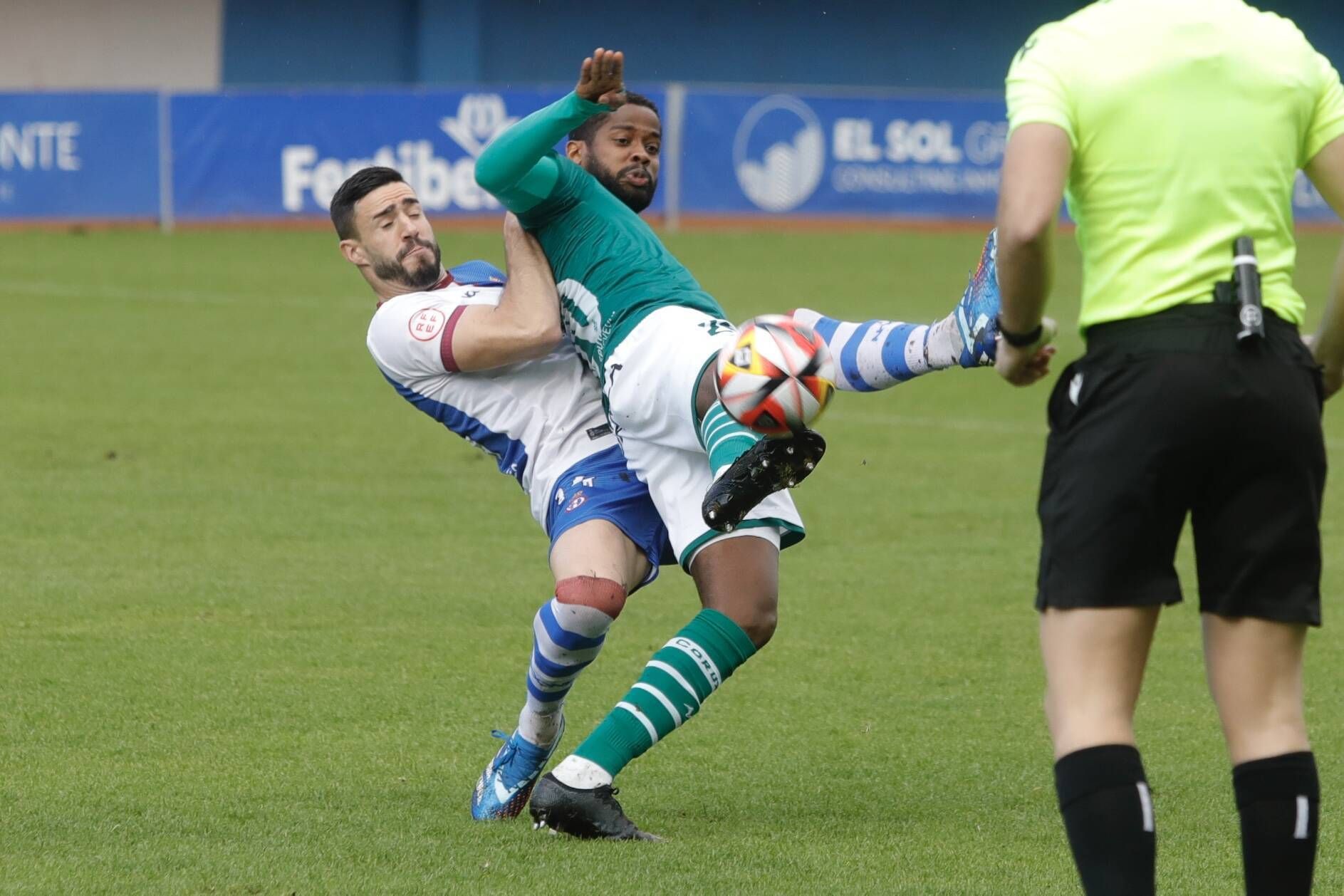 EN IMÁGENES: Así ha sido la goleada del Avilés al Coruxo (4-0)