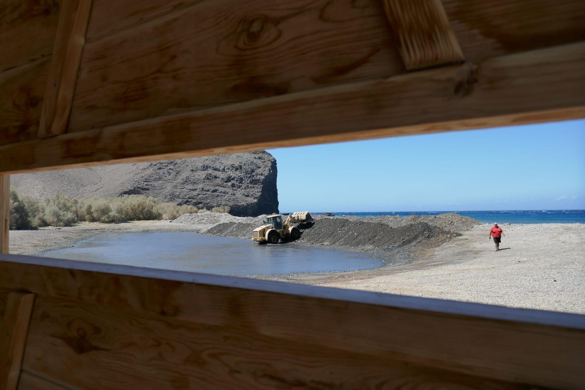 Limpieza de El Charco de La Aldea de San Nicolás para las fiestas de 2022