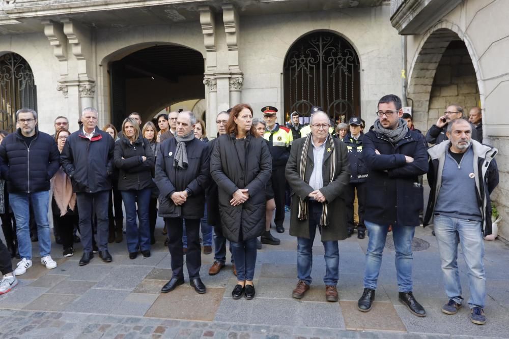 Minut de silenci en record a la nena morta a Girona