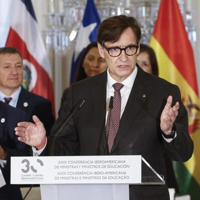 Illa sitúa el acuerdo con los sindicatos de profesores como "el primer paso para remontar" la educación en Catalunya