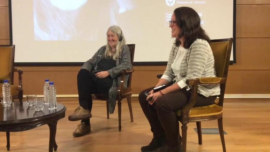 Mary Beard, encantada con Asturias en su visita al campus del Milán