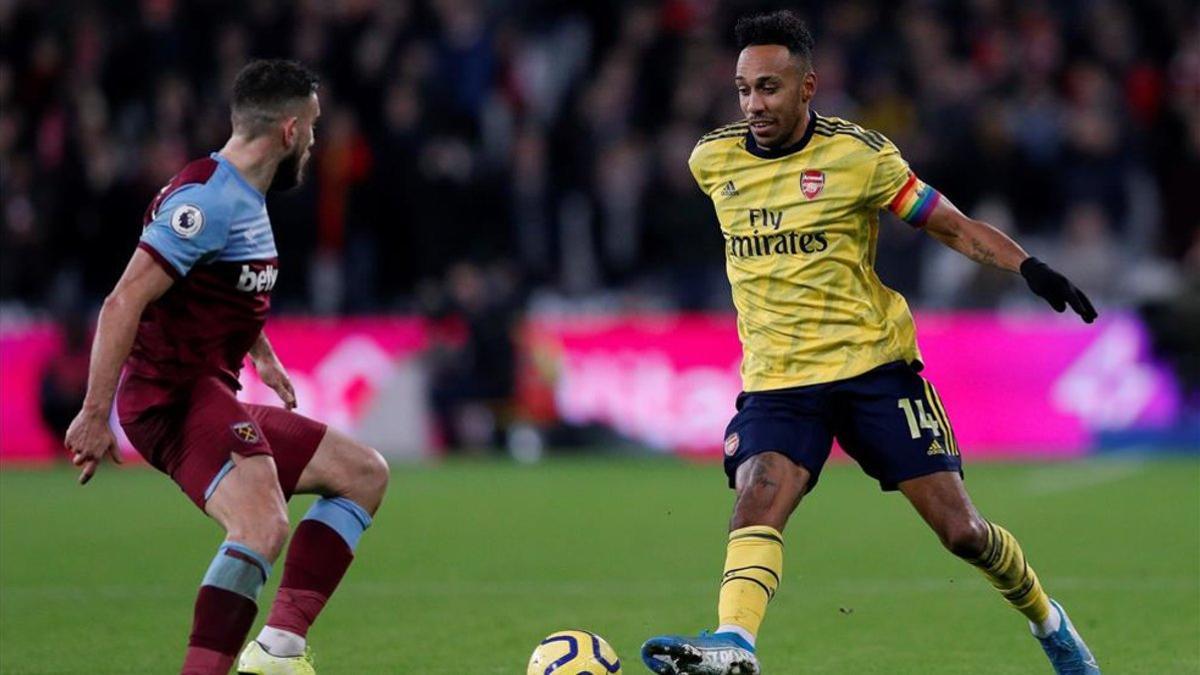 Aubameyang participó en la remontada del Arsenal