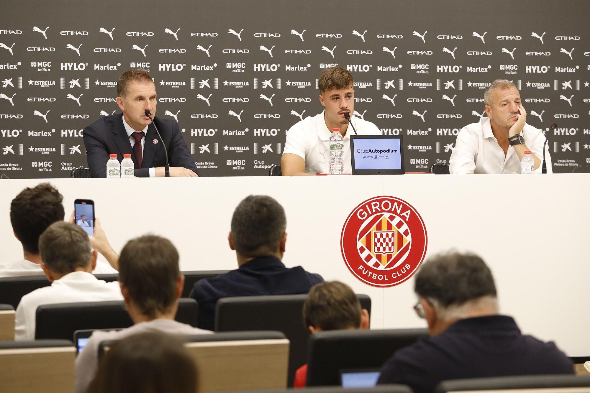 Girona. Estadi de Montilivi. Presentacio Hugo Rincon nou jugador del Girona FC. Delfi Geli. Quique Carcel.