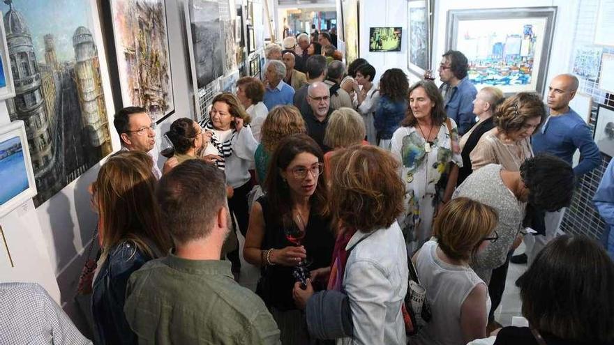 Inauguración de la exposición &#039;A Coruña. Unha ollada&#039; en la galería Artbys.