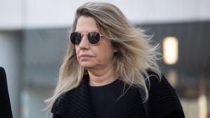 La asesora de Begoña Gómez en Moncloa Cristina Álvarez saliendo de declarar a los juzgados de Plaza de Castilla, a 26 de febrero de 2025, en Madrid.