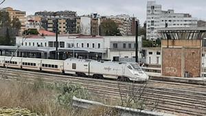 Pruebas del tren de alta velocidad en la estación de Cáceres.