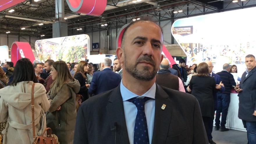 Vicente Campos destaca la oferta turística que Canillas del Aceituno presenta en Fitur 2023