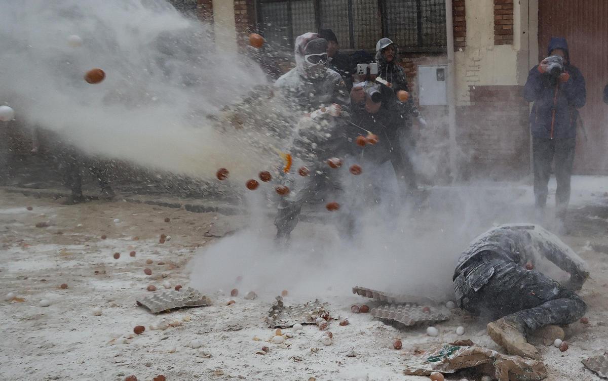 Els enfarinats toman Ibi Els enfarinats toman Ibi