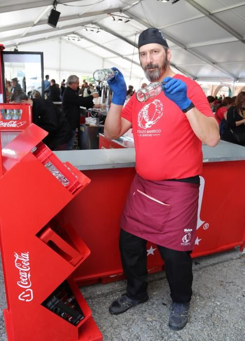 La organización cifra en más de 7.000 raciones vendidas en una jornada de sábado rodeada por el buen ambiente en la fiesta gastronómica. De momento se han facturado más de 60.000 euros y el domingo se