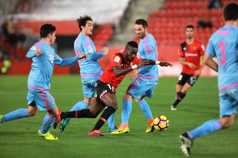 El Mallorca inaugura 2017 con un triunfo vital ante el Mirandés