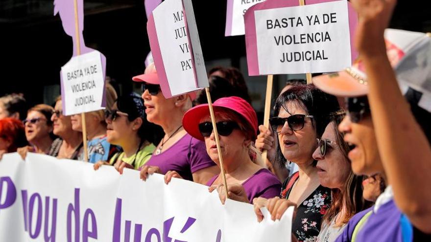 El movimiento feminista valenciano espera una revisión del caso de La Manada