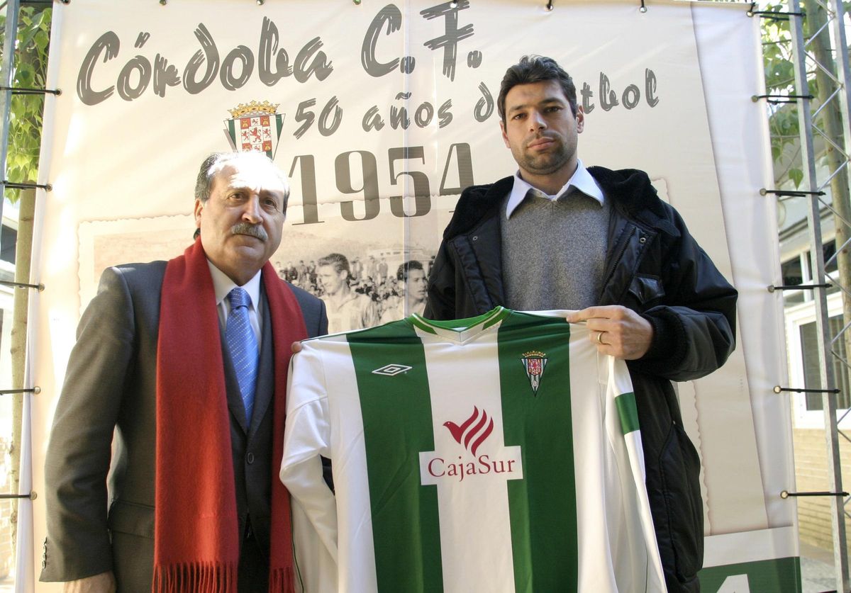 Presentación del italiano Alessandro Pierini como jugador del Córdoba CF en 2005.
