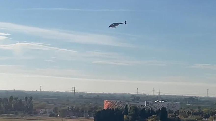 Helicóptero volando sobre Castelló