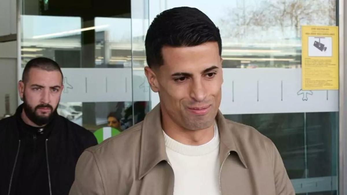 Joao Cancelo, a su llegada a Barcelona.