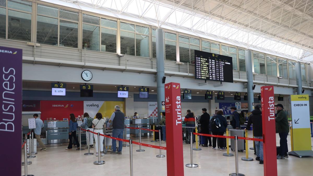 Pasajeros, en el aeropuerto de Asturias