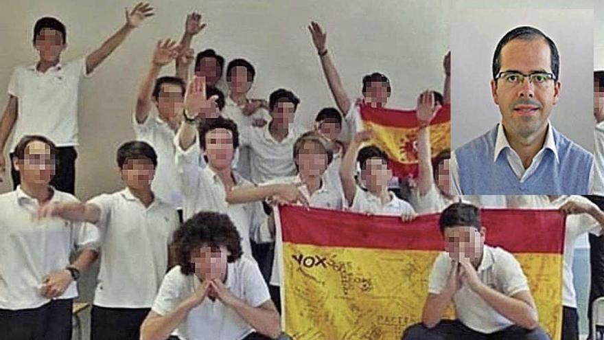 Imagen de los alumnos haciendo el saludo fascista y del profesor que tomó la foto.