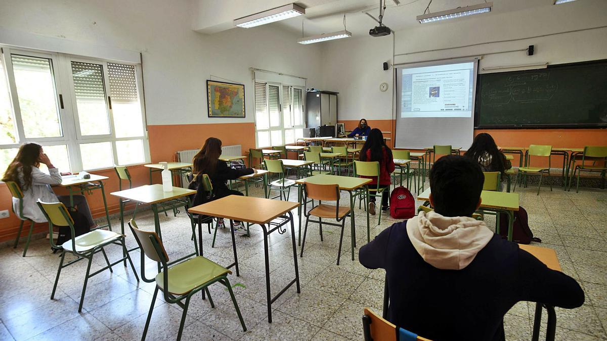 Una clase de Bachillerato, ayer,en el instituto Miguel deCervantes de Murcia.