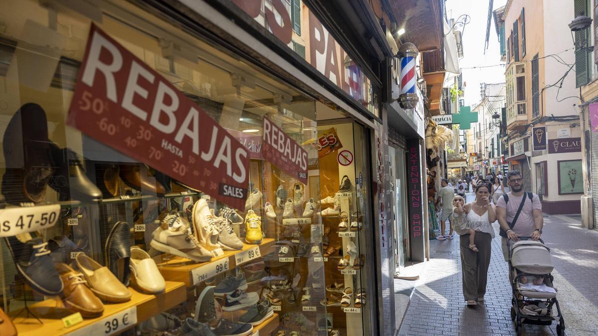 La patronal del comercio Afedeco aconseja a las tiendas tradicionales esperar al 6 de julio para aplicar los descuentos