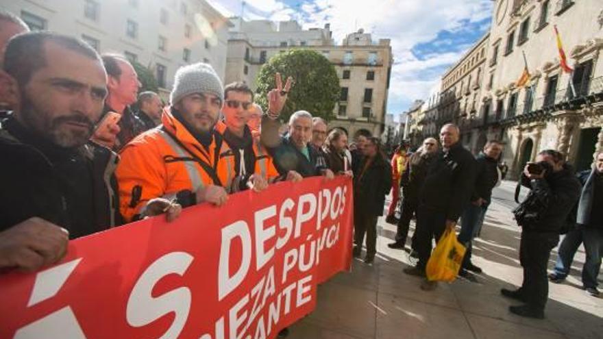 Presión a la empresa de la limpieza