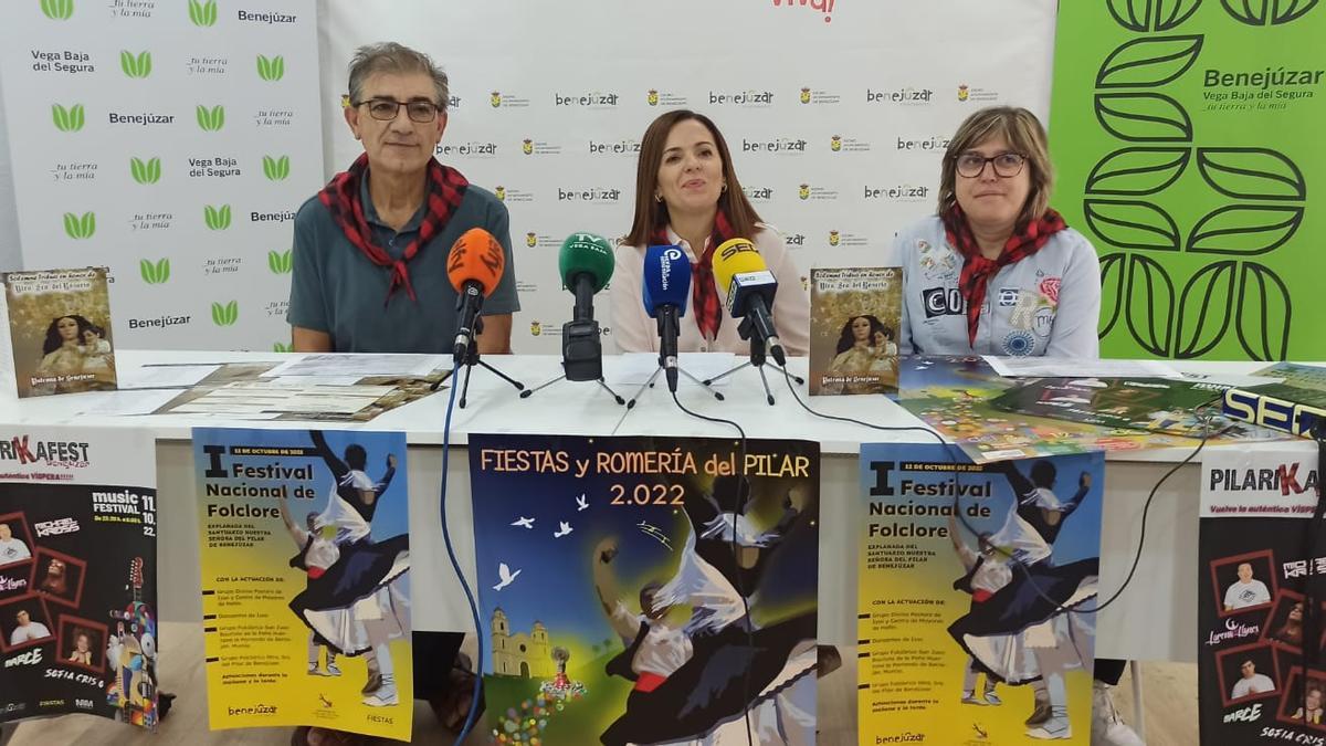 Rueda de prensa de presentación de las fiestas de la Pilarica, en el centro la alcaldesa Rosa García