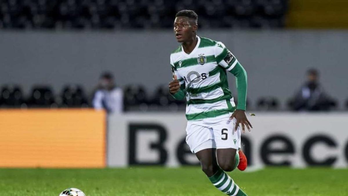 Nuno Mendes sali車 del Sporting rumbo a Par赤s