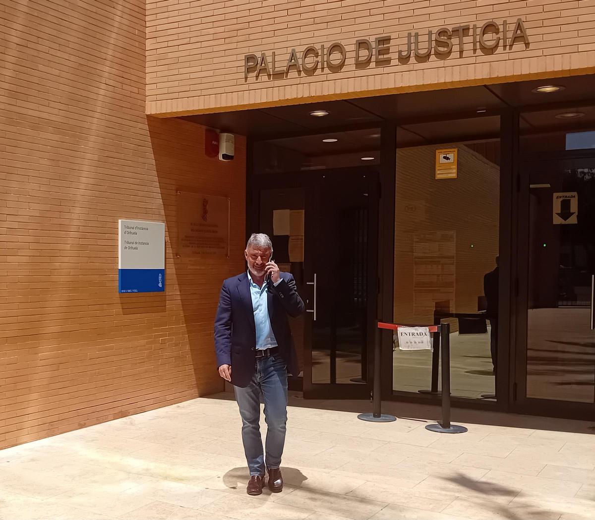 Pepe Vegara, alcalde de Orihuela, tras la cuarta sesión del juicio por el caso Agendas