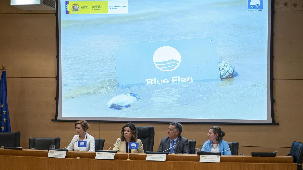 España lucirá 747 Banderas Azules este verano y sigue manteniendo su liderazgo
