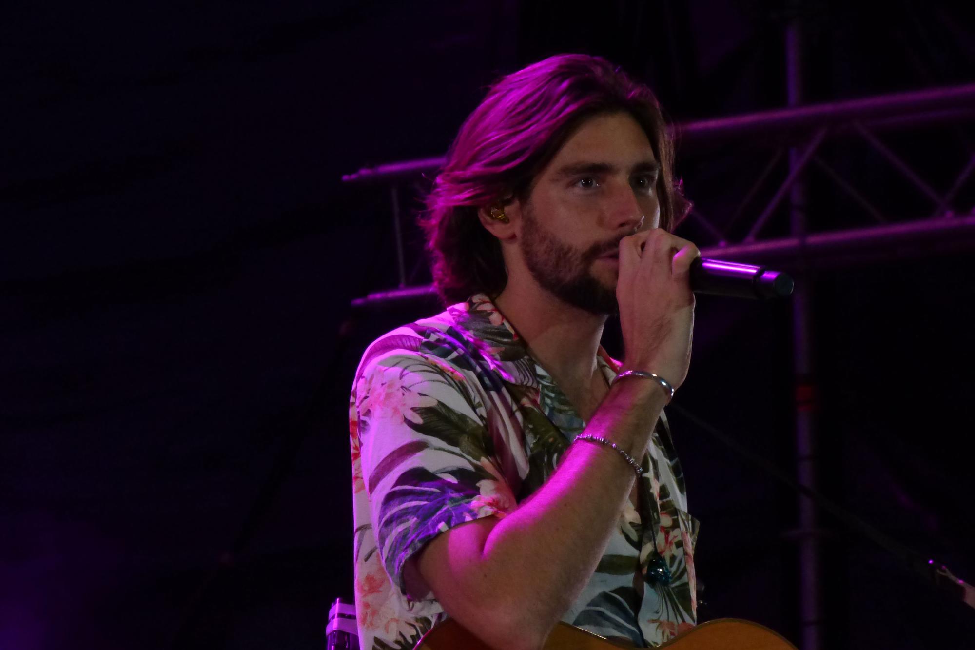 Sara Roy, Greg Taro i Alvaro Soler animen un públic enèrgic a la Ciutadella de Roses