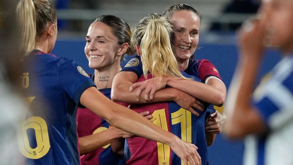 Caroline Graham Hansen y Alexia Putellas celebrando un tanto ante la Real Sociedad.