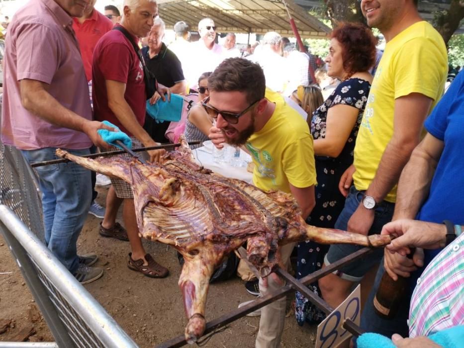 Más de 3.000 comensales disfrutan en Moraña del Carneiro ao Espeto