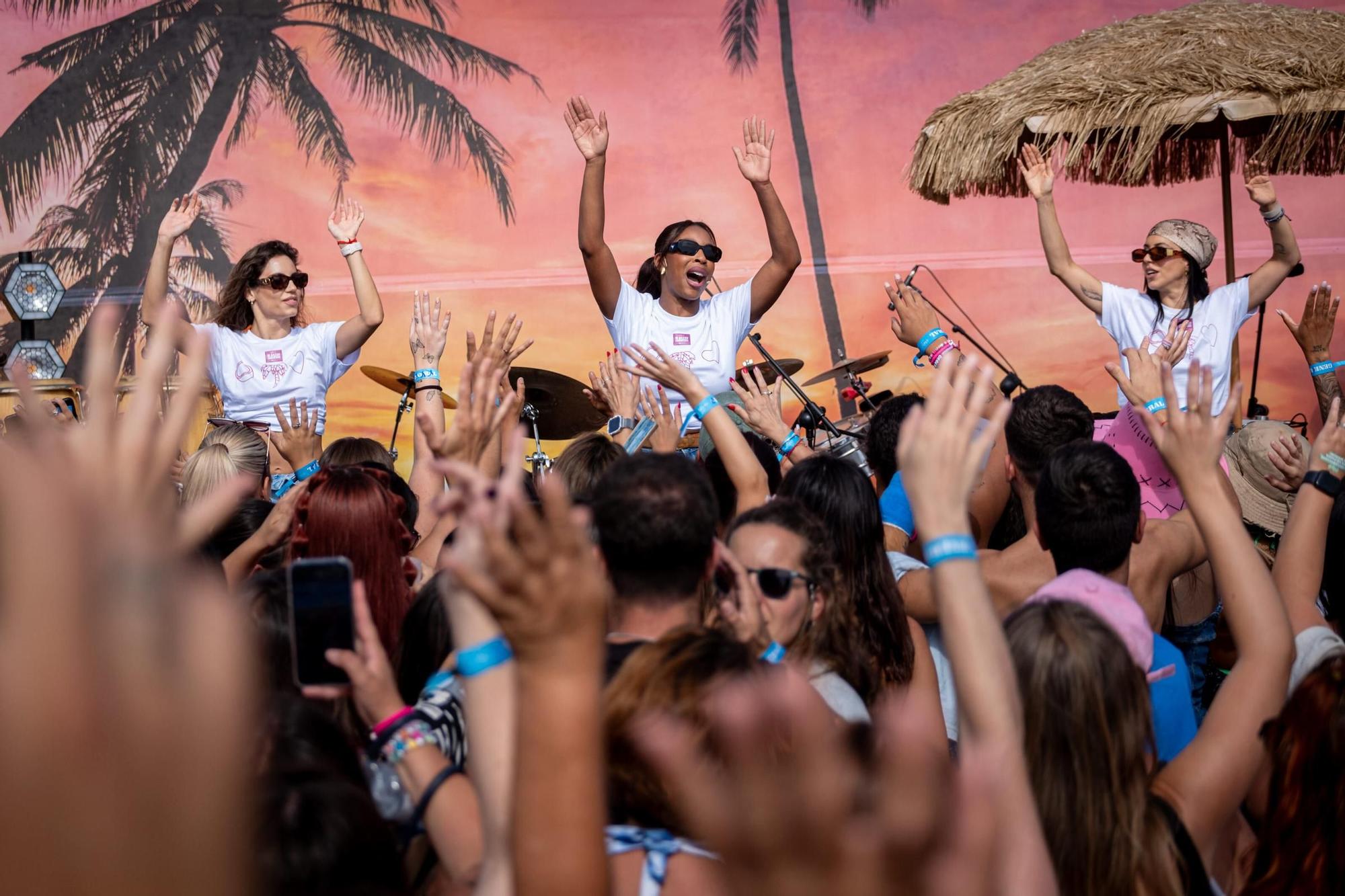 Tenerife muestra su devoción por Karol G