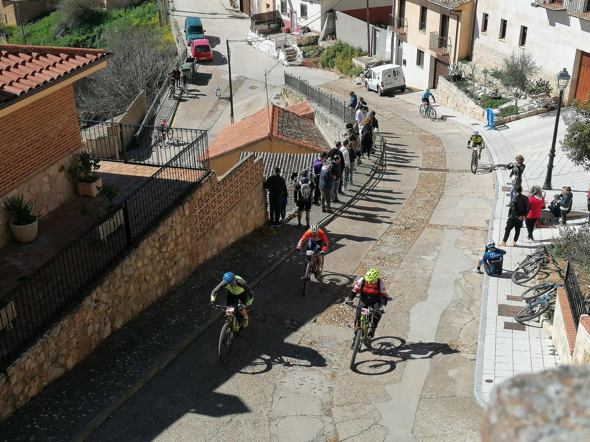 GALERÍA | Toro se vuelca con la VinToroBike