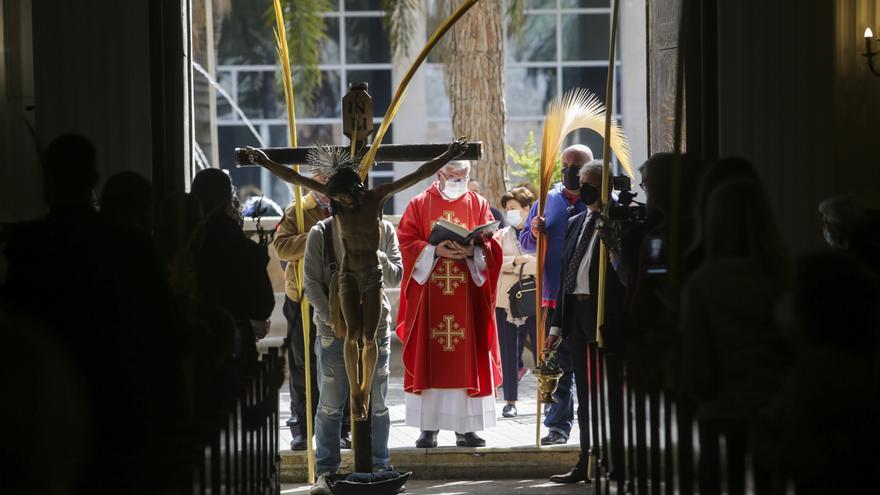 Semana Santa: júbilo y frustración en un Domingo de Ramos marcado por la covid-19