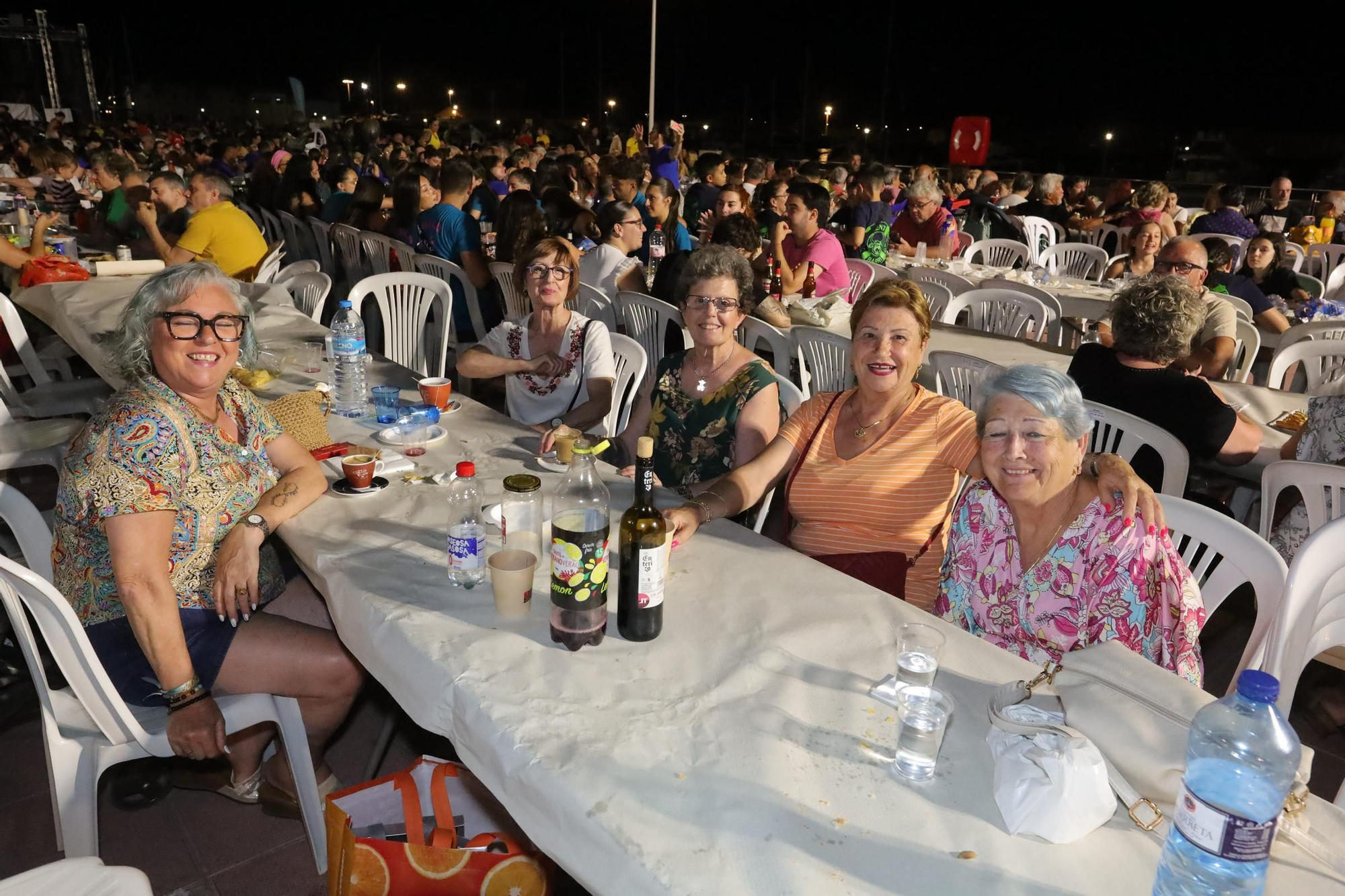 Sopar de pa i porta en las fiestas de Sant Pere del Grau de Castelló