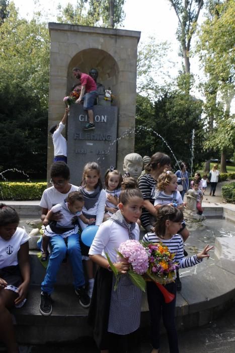 Homenaje a Fleming de los vecinos de Cimadevilla