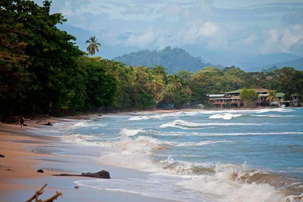 PLAYA BLANCA (CAHUITA)