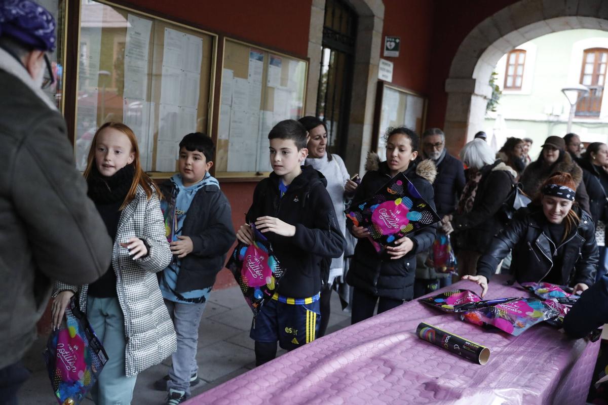 Las familias de Mieres, disfrutando de la Nochevieja Infantil.