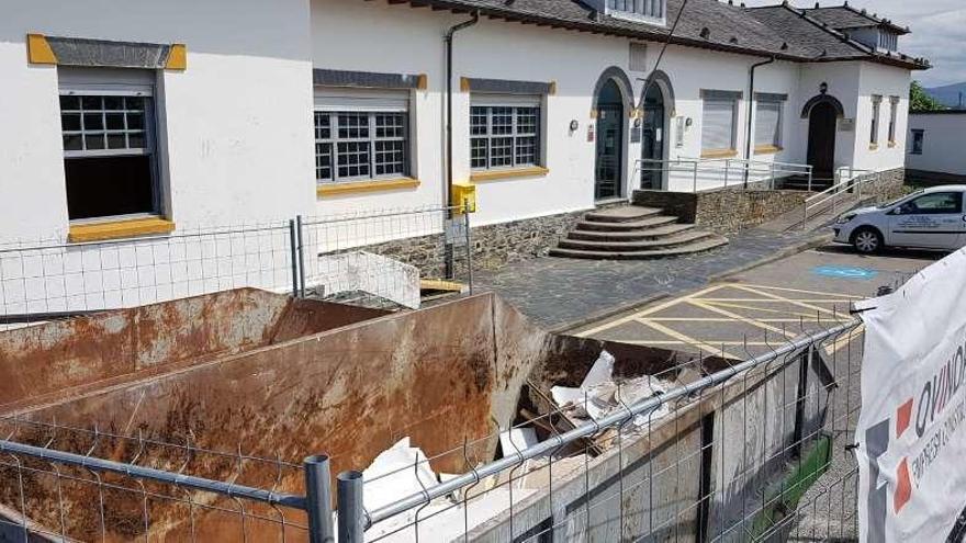 La biblioteca coañesa &quot;Gonzalo Anes&quot;, en obras.