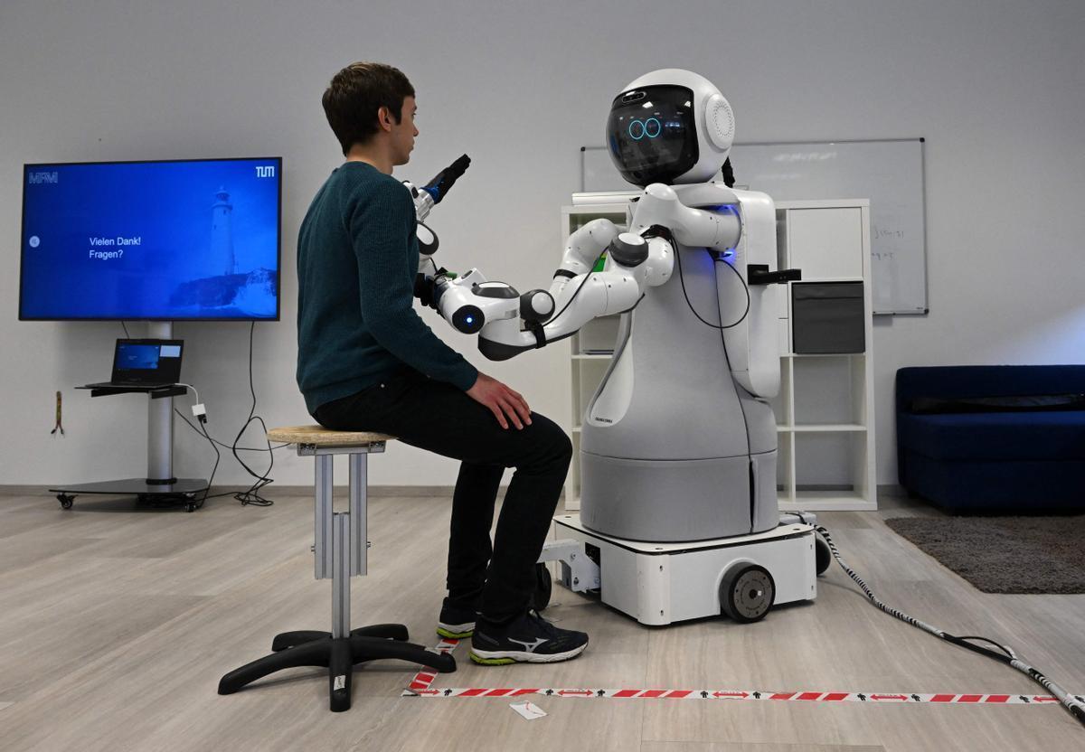 El robot ’Garmi’, durante un ensayo en un laboratorio de la Universidad Técnica de Múnich.