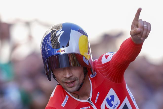 Roglic celebra en Cibeles su cuarta Vuelta