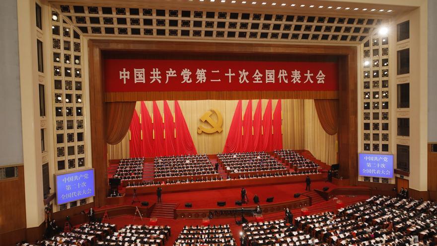 Desalojado el expresidente de China Hu Jintao de la clausura del Congreso del Partido Comunista
